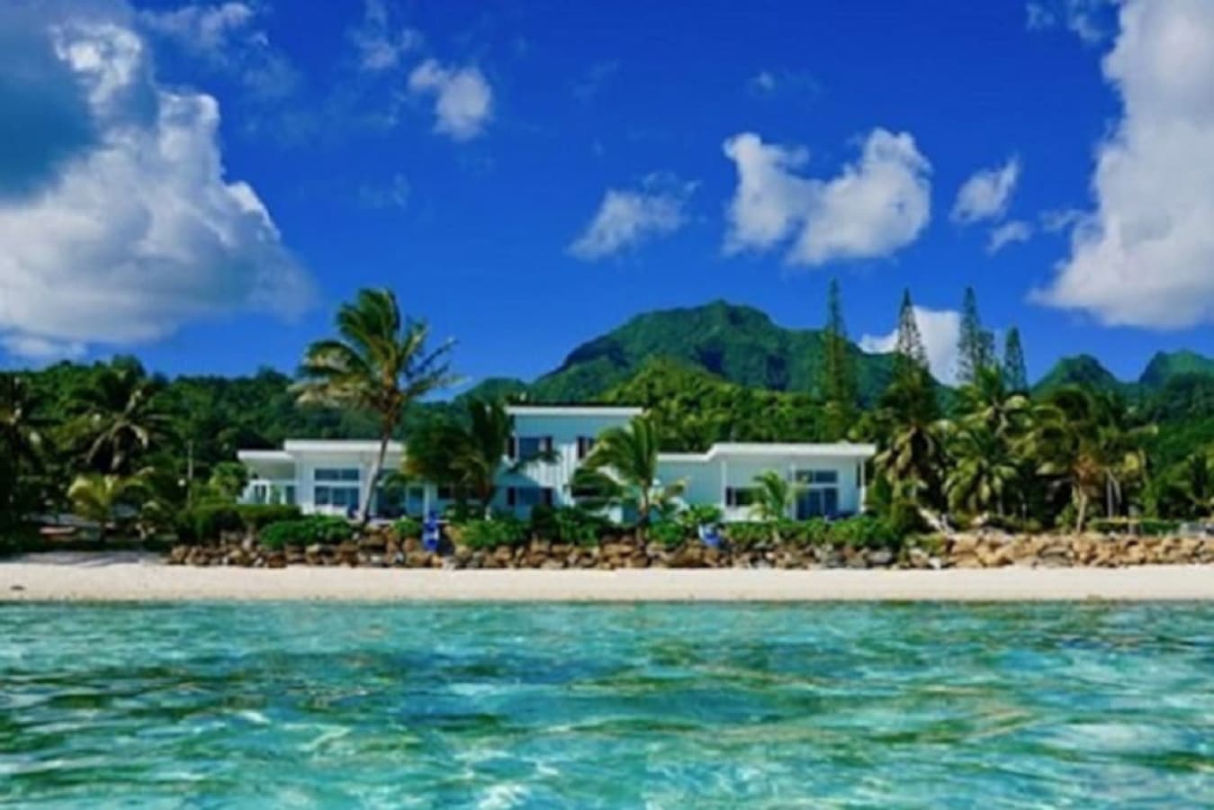 Beach Vibe Executive House — Beachfront, Titikaveka