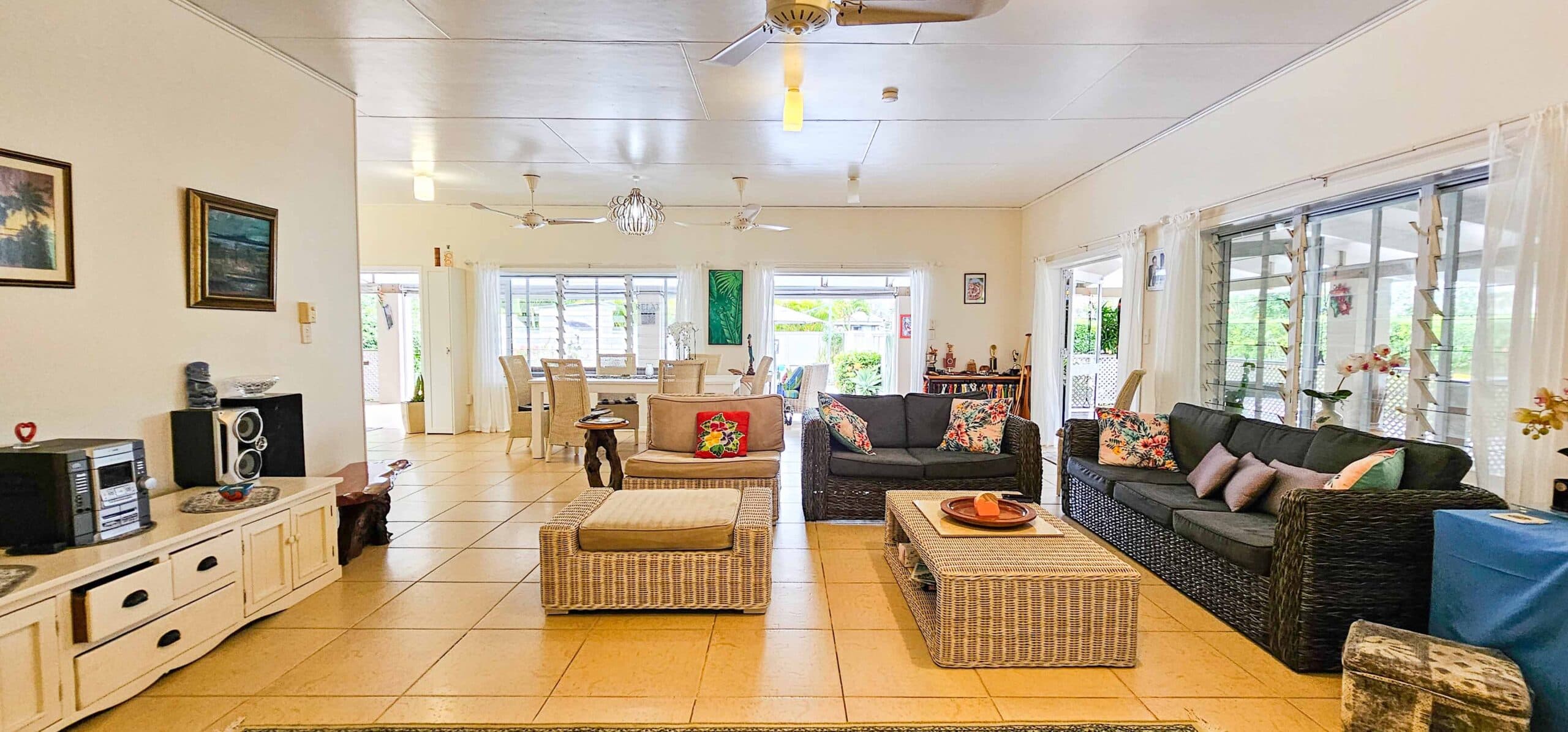 4-Bedroom Residence in Vaimaanga