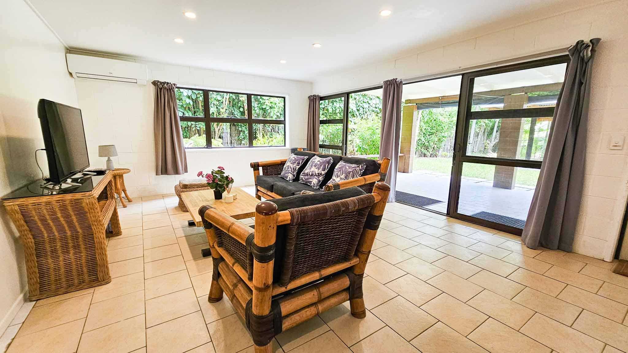 3-Bedroom Beachside Residence, Arorangi