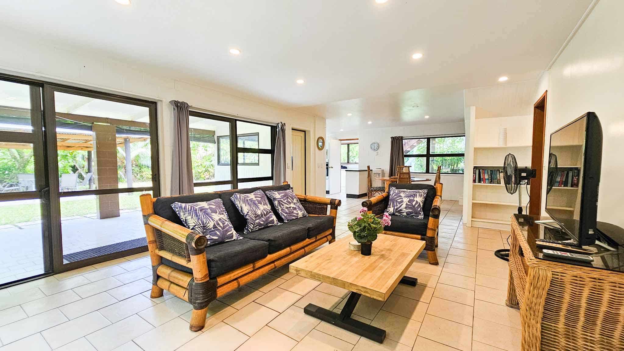 3-Bedroom Beachside Residence, Arorangi