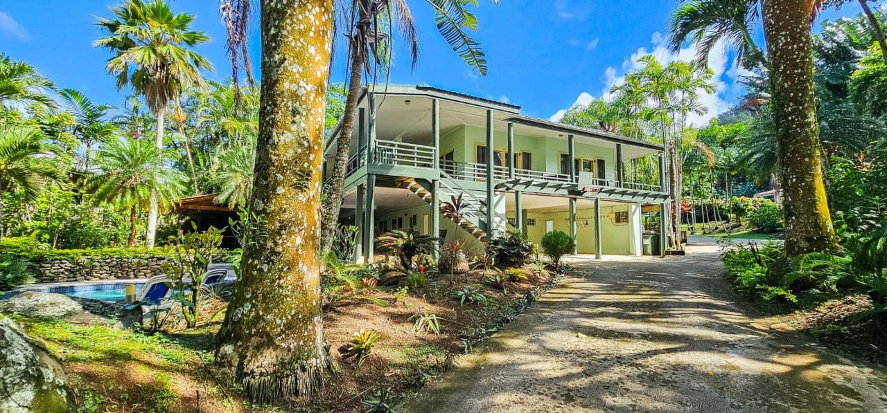 Tipani Lodge — 3 Private Apartments, Muri Beach