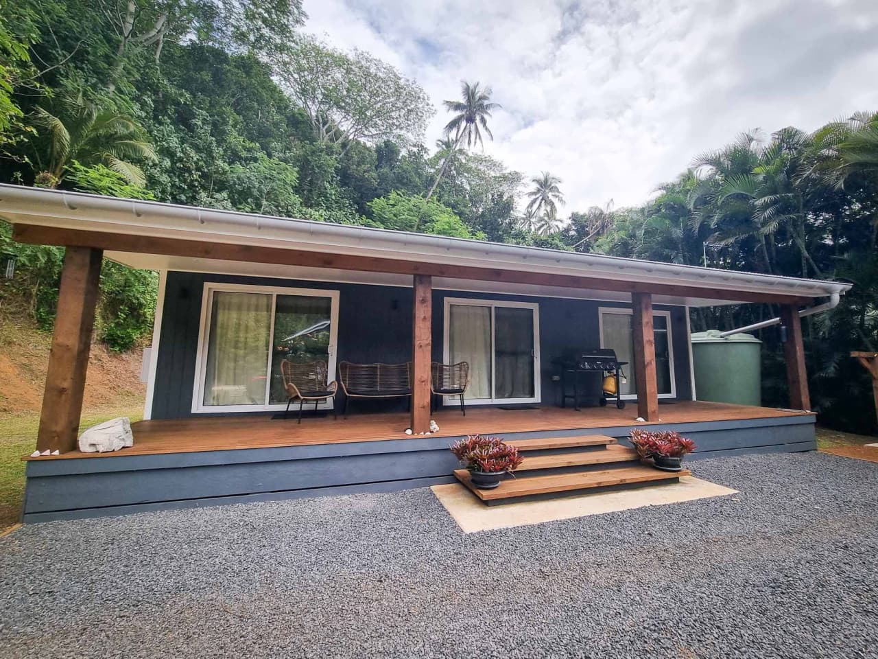 Waltons Retreat — 3-Bed Holiday Home, Tupapa